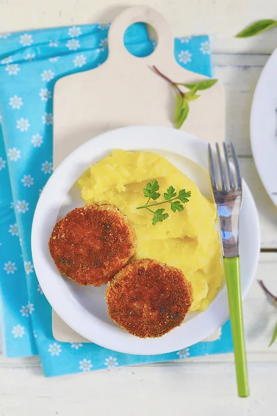Fish cutlets with 	mashed potatoes. — Stock Photo, Image